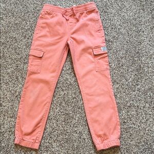 Girls Levi's Cargo Jogger jean in peach with butterfly accent liner